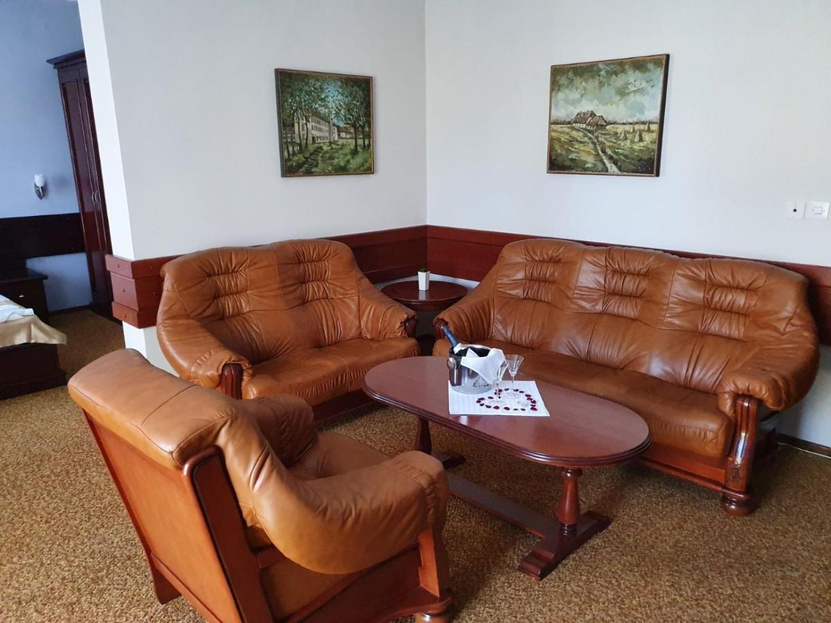 Hotel Biser Panonija Duboka Екстериор снимка